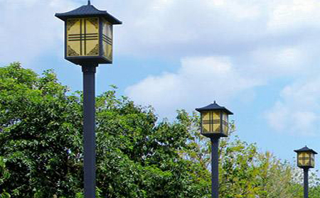 太阳能拜城庭院灯怎么选亮度与续航更耐用