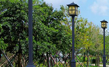 太阳能拜城庭院灯价格为何差三倍？关键看这几点